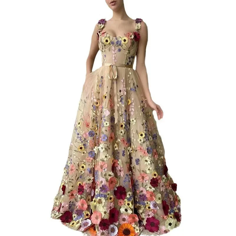 Women's Three-dimensional Flow - огляд і ціна Embroidery Zara