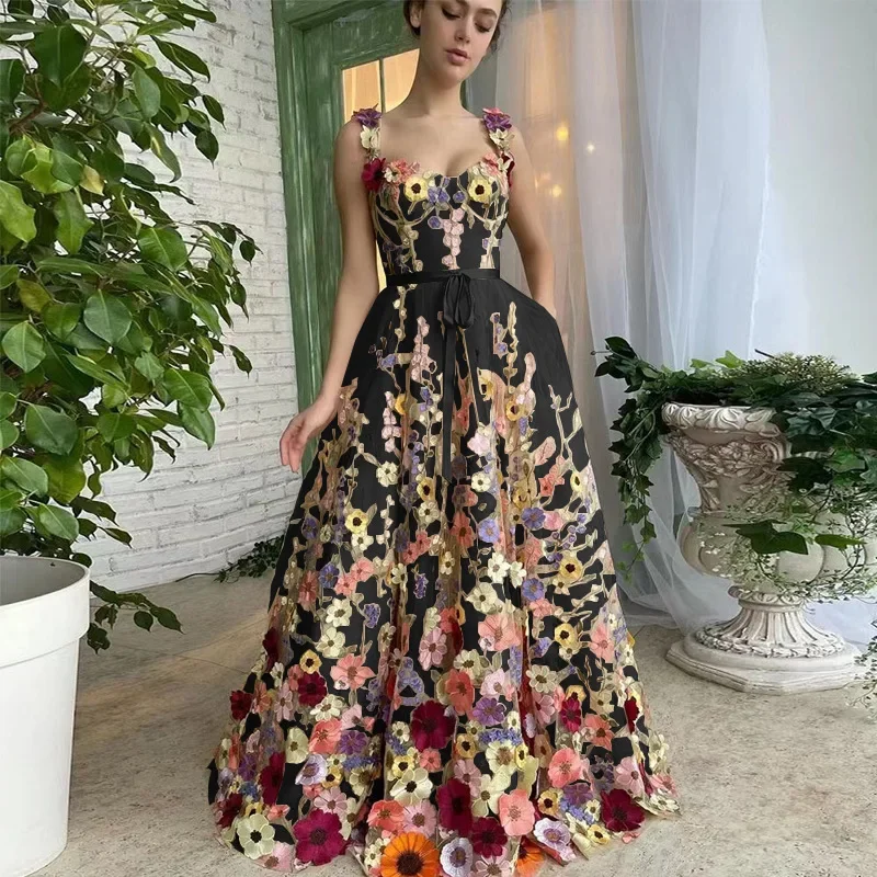 Women's Three-dimensional Flow - огляд і ціна Embroidery Zara