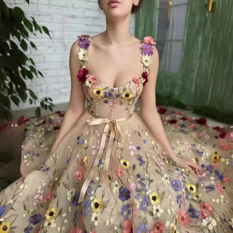 Women's Three-dimensional Flow - огляд і ціна Embroidery Zara