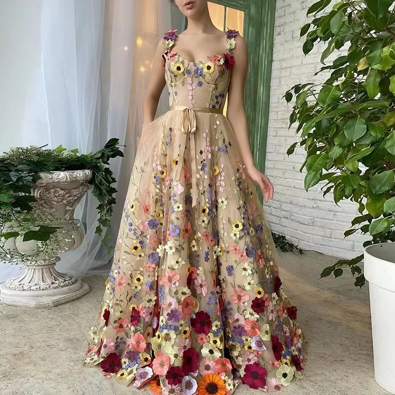 Women's Three-dimensional Flow - огляд і ціна Embroidery Zara